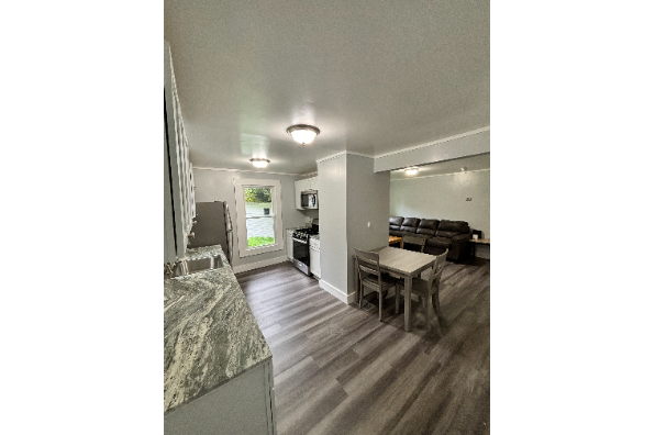 26 Brook St, 28 Brooke Apt 2 (Photo 2)