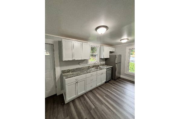 26 Brook St, 28 Brooke Apt 2 (Photo 4)