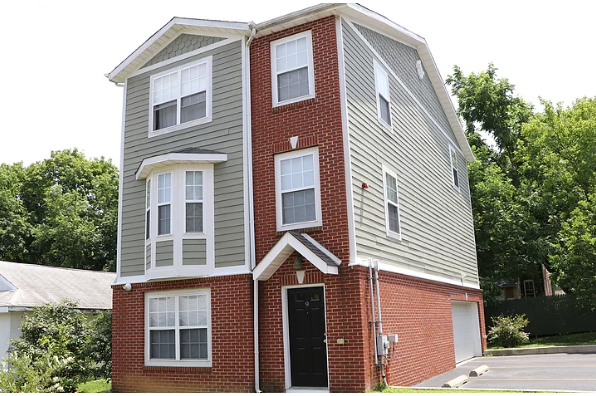 Cider Mill, 5 Bedroom Town House (Photo 3)