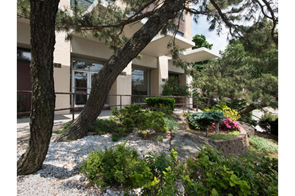 Janel Towers, 2 bed 1 bath (Photo 3)