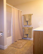 112 Groton Ave, 3 Bedroom (Photo 4)