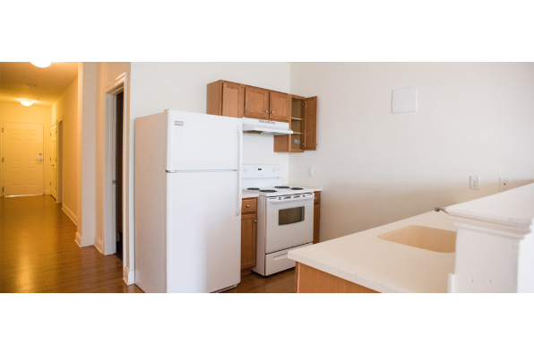 108 E. Main Street, 3 Bedroom (5-6 people) (Photo 2)