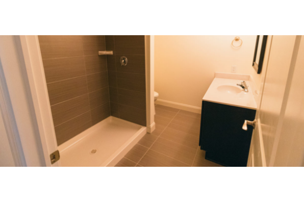 North College Crossing, 2 Bedroom (3-5 people) (Photo 2)