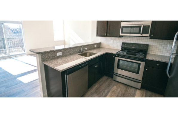 North College Crossing, 3 Bedroom (3-5 people) (Photo 5)