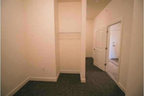 North College Crossing, 3 Bedroom (3-5 people) (Photo 4)