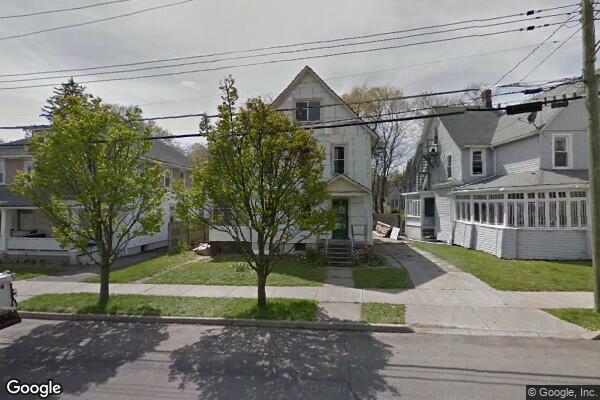 131 Schubert St (Photo 4)