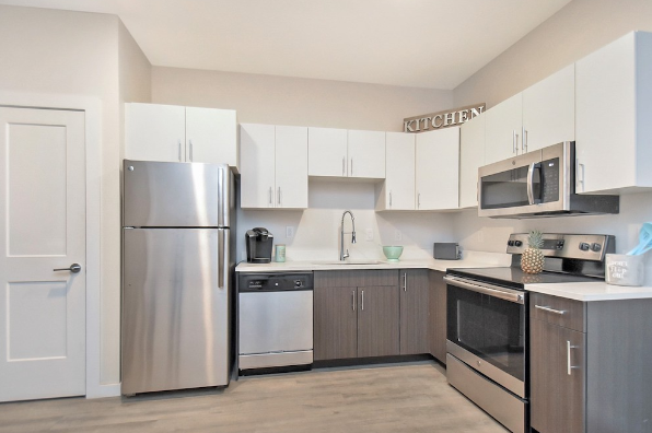 Advantage Point, 4 Bedroom 2 Bath (Photo 7)