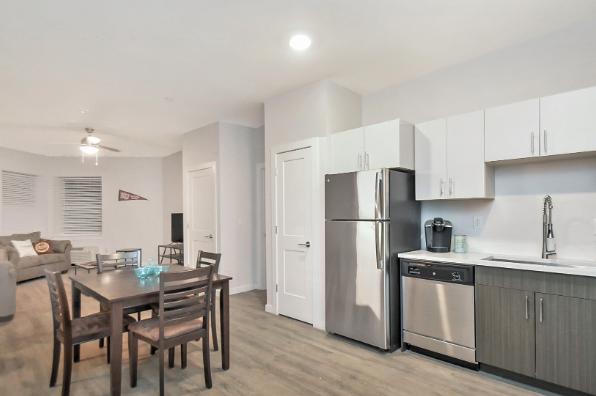 Advantage Point, 4 Bedroom 2 Bath (Photo 9)