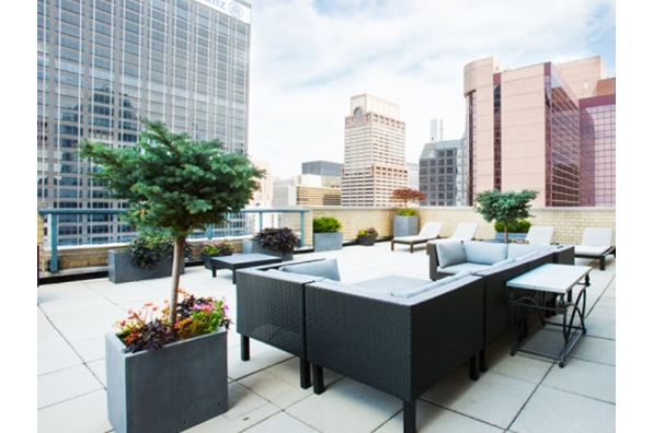 West 48th St, 2 bed 2 bath (Photo 4)