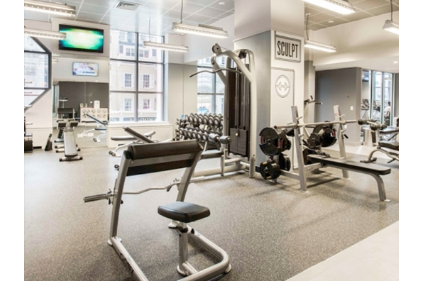 West 48th St, 2 bed 2 bath (Photo 3)