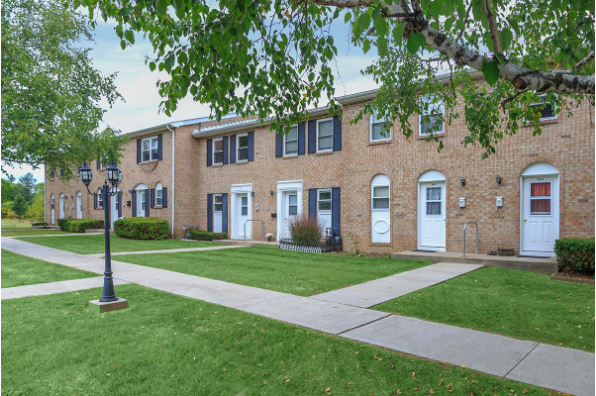 Northwood Townhomes, 2 Bedroom 2.5 Bath Town House (Photo 6)