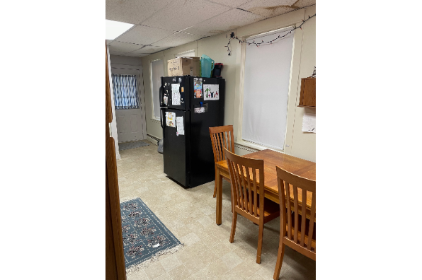 449 W Walnut St (Photo 2)