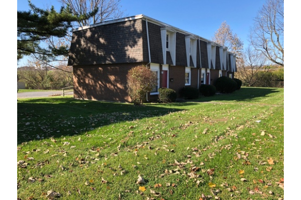 Briar Cliff Townhouses, 2 BR/1 Bath Student Townhouse - Kutztown, PA