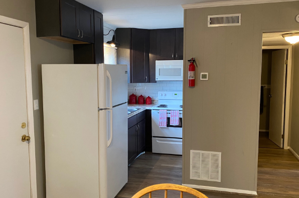 Briar Cliff Townhouses, 4BR/2Bath STUDENT APARTMENTS (Photo 6)