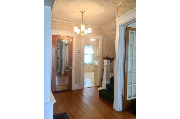 900 Westcott St (Photo 4)