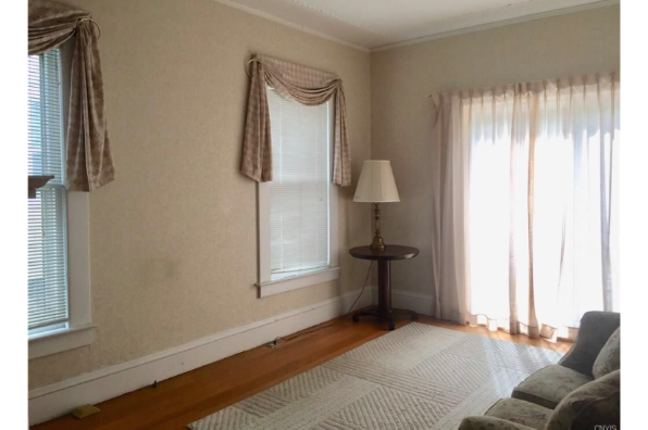 900 Westcott St (Photo 2)