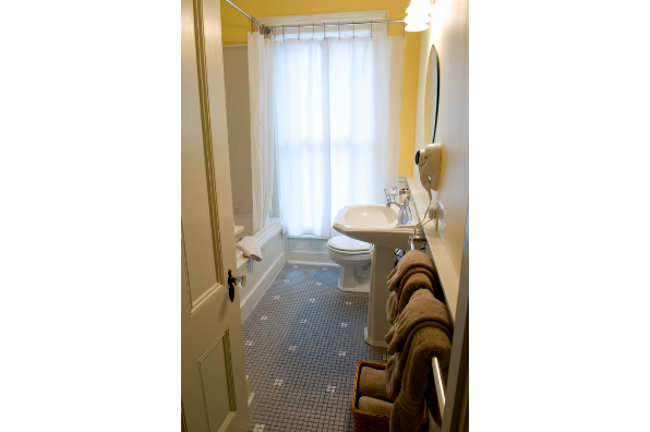 408 S Aurora St (Photo 6)