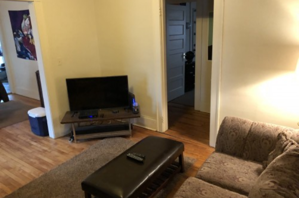 106 Clarendon, 2 Bedroom (Photo 4)