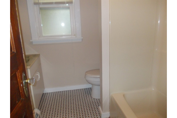 489 Hudson Ave, 1st Floor (Photo 4)