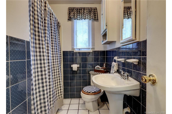 115 Fairview Ave (Photo 4)