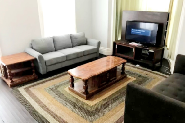 65 Center St, Second floor rooms for rent (Photo 2)