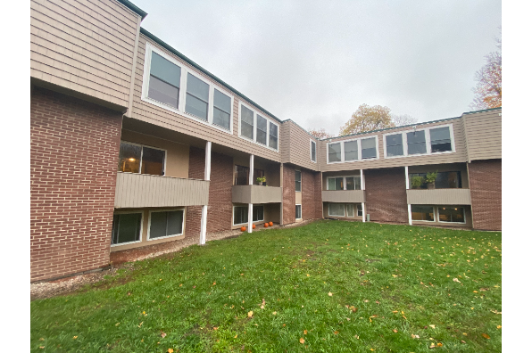 Market Street Flats, 3 Bedroom - Unrenovated (Photo 1)