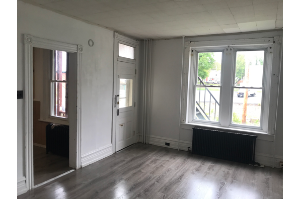 326 W Walnut St, 1st Floor (Photo 3)