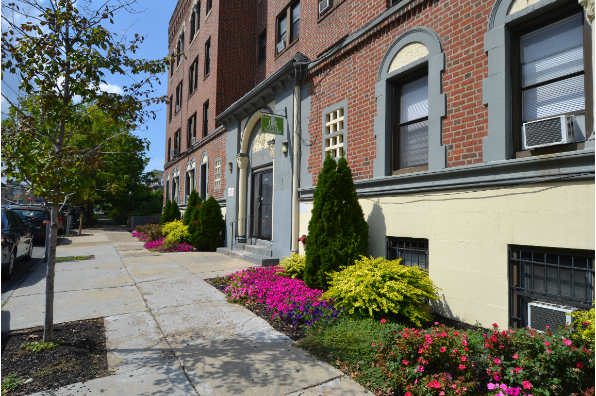 Verona Plaza (Photo 5)