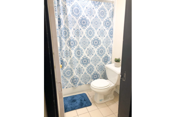 Verona Plaza, One Bedroom (Photo 5)