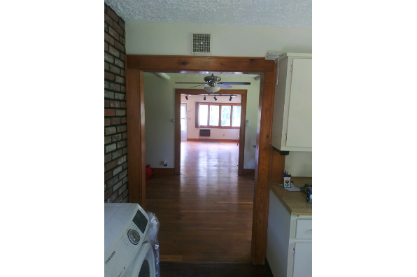 80 Sunset Ave (Photo 2)