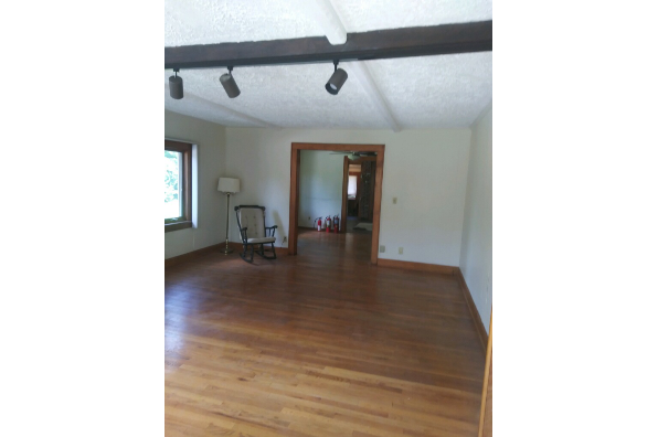 80 Sunset Ave (Photo 4)