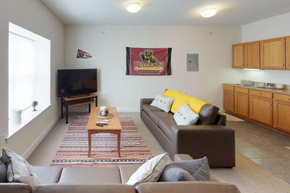 Lofts on East Main, 3 Bedroom / 1 Bathroom (Photo 1)