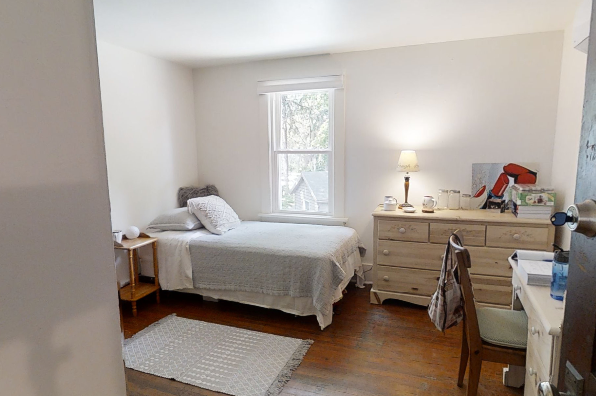 8 West Center Street, 5 Bedroom (Photo 7)