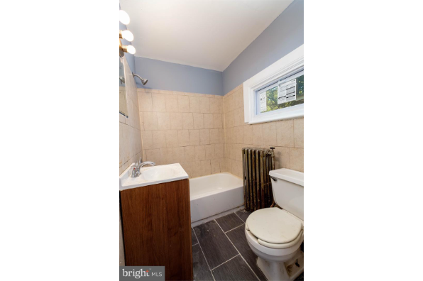 18 E 21st St, Apartment A (Photo 5)