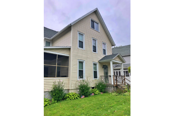 131 Schubert St (Photo 1)