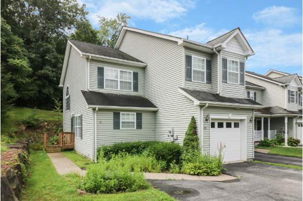 131 Pinebrook Dr (Photo 1)