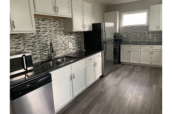 61 Front St, Main House (Photo 2)