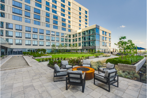 Common at Broadridge, Furnished Rooms in Shared Units (Photo 4)