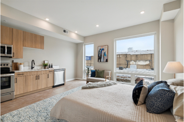 Station Square, 210 (Photo 4)