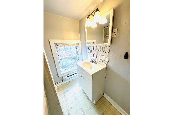 409 Sacony Alley (Photo 3)