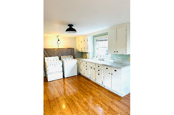 409 Sacony Alley (Photo 1)