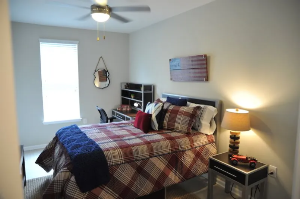 The Point by Campus Student Living, 2-Bedroom (Photo 3)