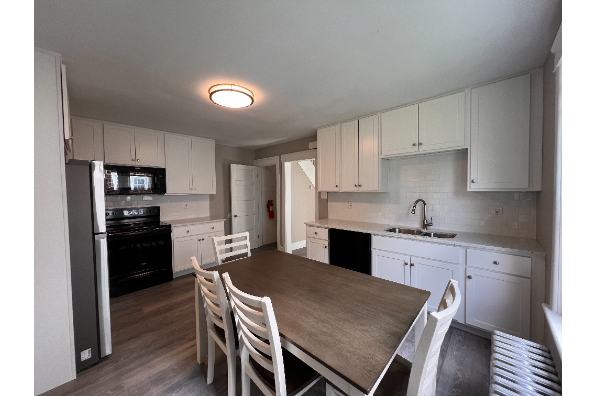 425 E 5th St (Photo 1)