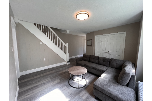 425 E 5th St (Photo 6)