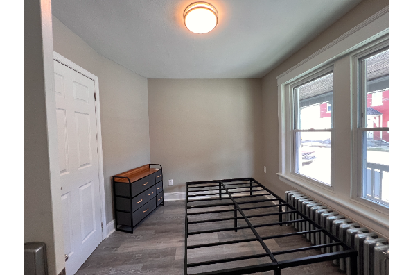 425 E 5th St (Photo 3)