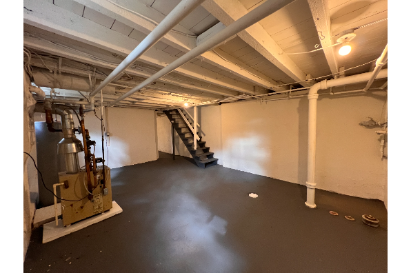 425 E 5th St (Photo 5)