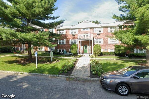 New Paltz Gardens (Photo 10)