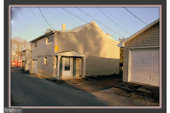 431 W Main St, Unit D (Photo 1)