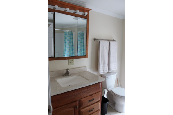 26 Lincoln Ave, 3 bedroom upstairs (Photo 2)