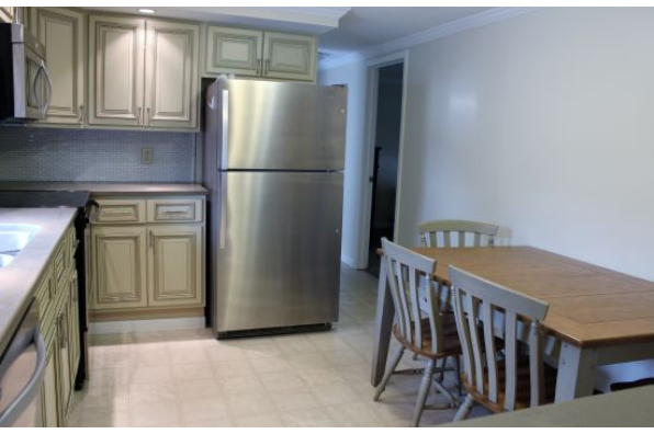 26 Lincoln Ave, 3 bedroom upstairs (Photo 6)